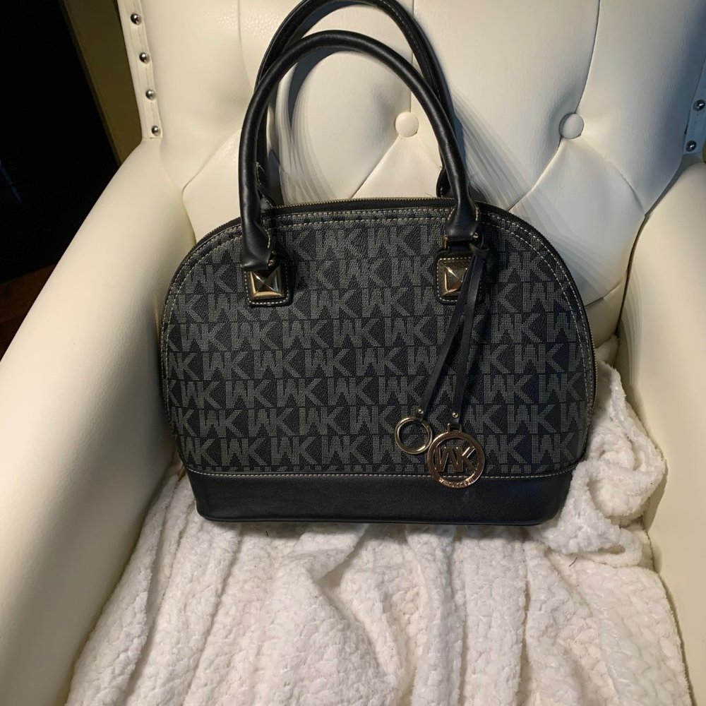 Hand bag, shoulder bag, Black and Grey.17 IN X 11.5 IN, Faux Leather.Wendy Keen.